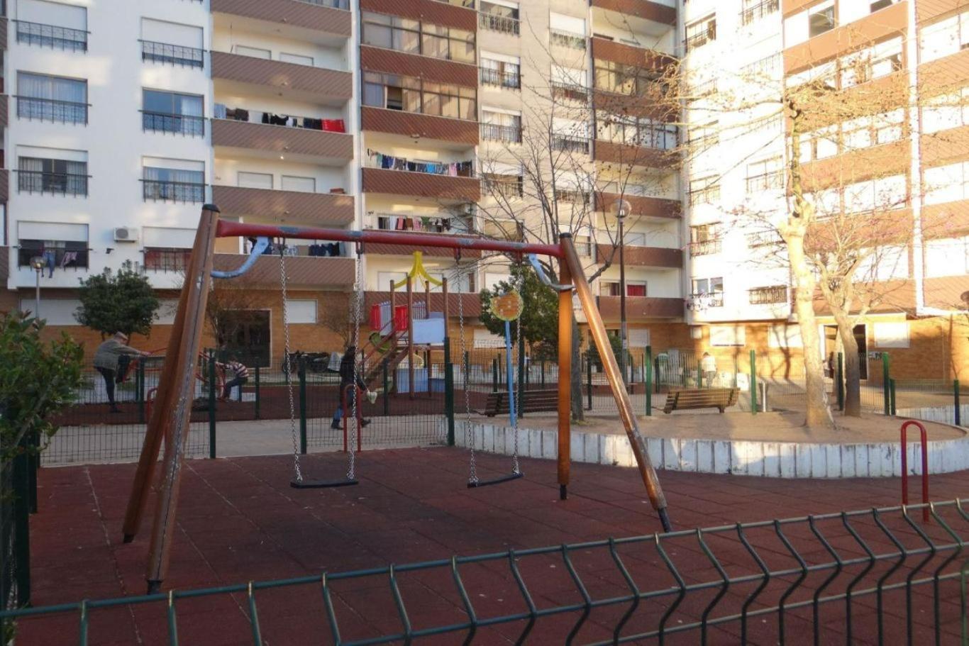 Be Local - Apartment With 2 Bedrooms In Infantado In 洛里什 外观 照片